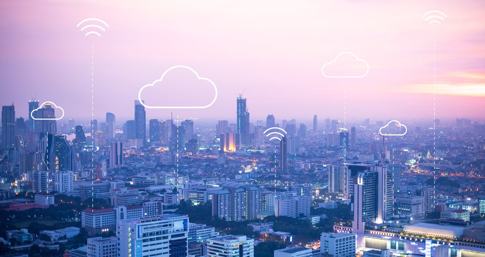 https://21106058.fs1.hubspotusercontent-na1.net/hubfs/21106058/cloud-computing-banner-background-smart-city.jpg